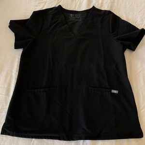 FIGS Casma™ Three-Pocket Scrub Top large